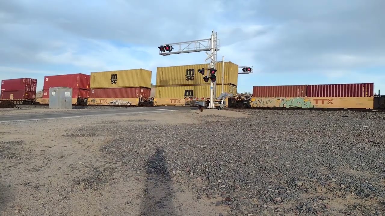 EB BNSF Port Stack Train Feat Duo Rear DPUs At Hodge CA! #bigbossrailfanner