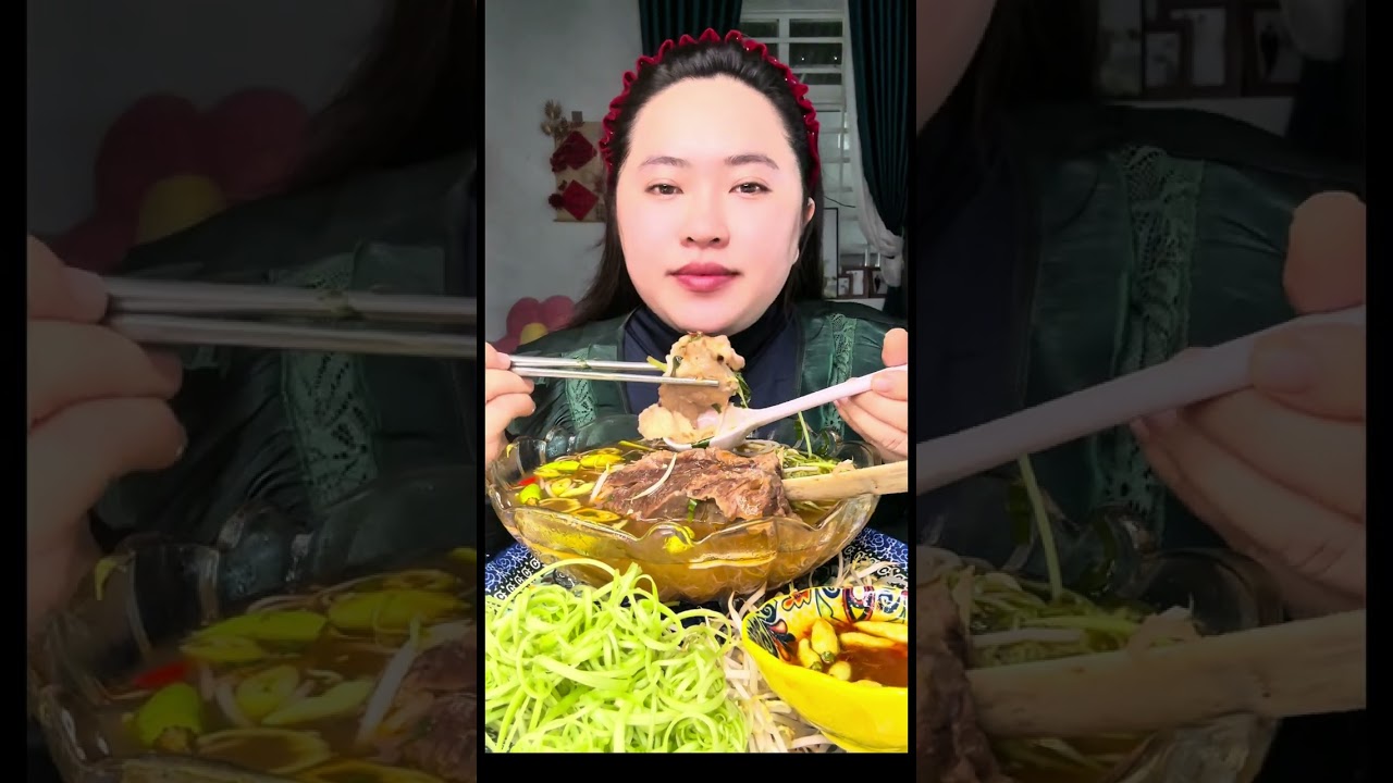 BÚN BÒ SƯỜN FUL TOPING CÙNG ỚT SIU CAY LUÔN