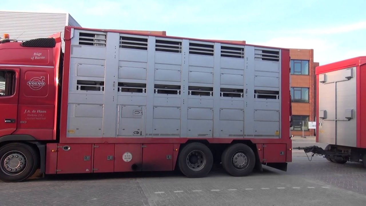 Volvo 610 veetransport J A de Haan uit Harkema friesland, met open pijp