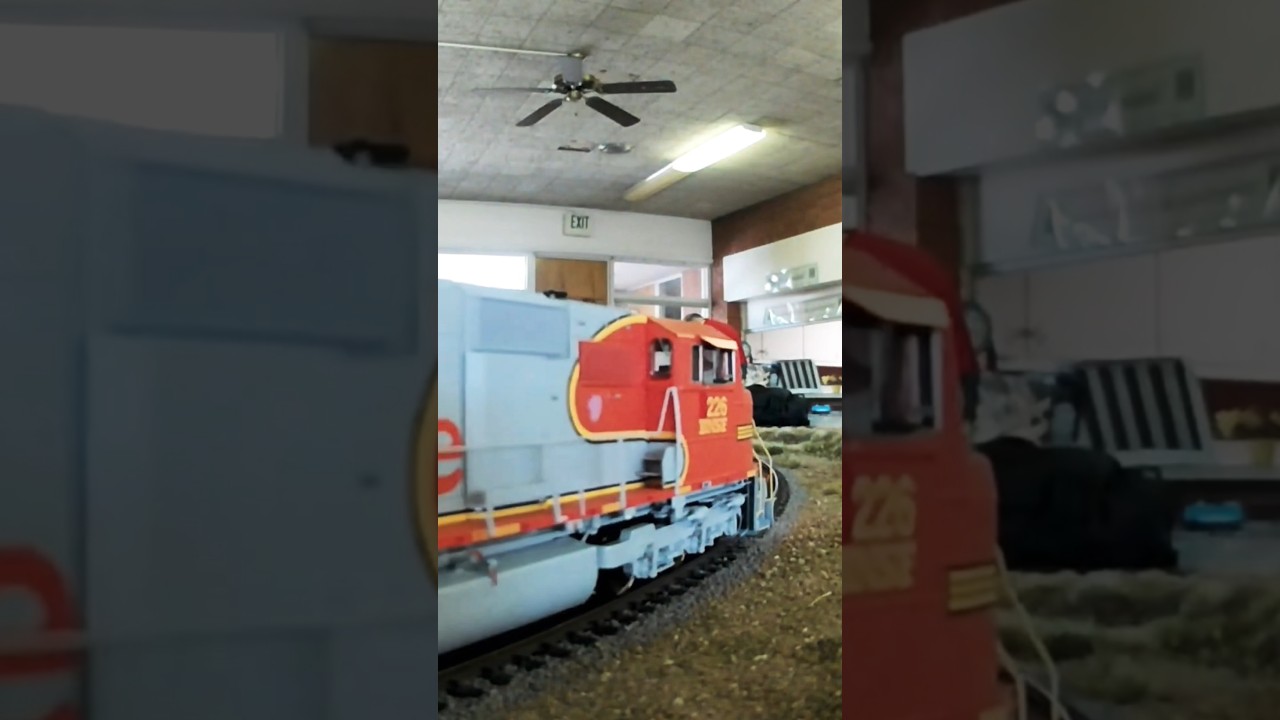 EX-ATSF Power passes NMRX Railrunner #railroad #train #modelrailroader #model #modelrailroad
