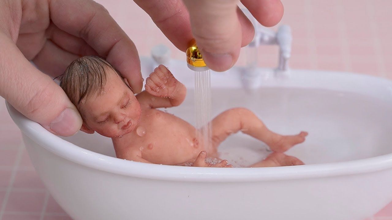 Bath Time for Ellie!! Miniature Silicone Reborn Mini Baby #reborn #minibaby #siliconebaby #miniature