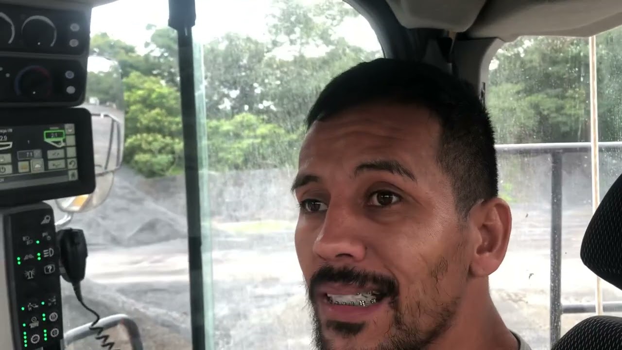 Dicas sobre balança pá carregadeira 972L modo de operação caminhão/Pilhas sempre observe os símbolo