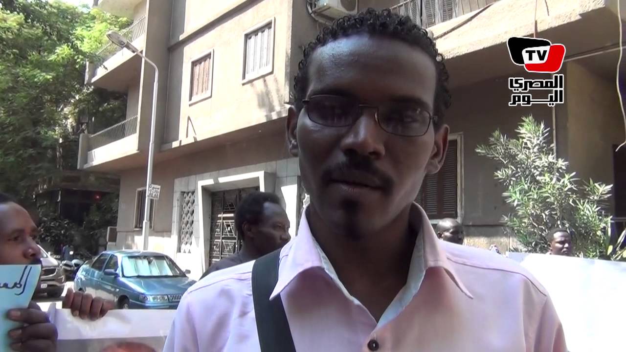سودانيون يتظاهرون أمام سفارة الخرطوم بالقاهرة لـ«إسقاط نظام البشير»‎