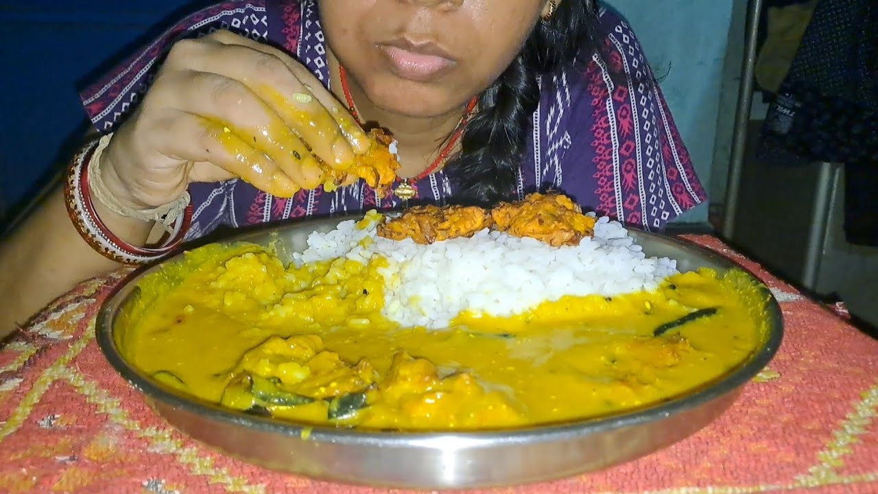 Eating Kadhi Chawal // Mukbang 