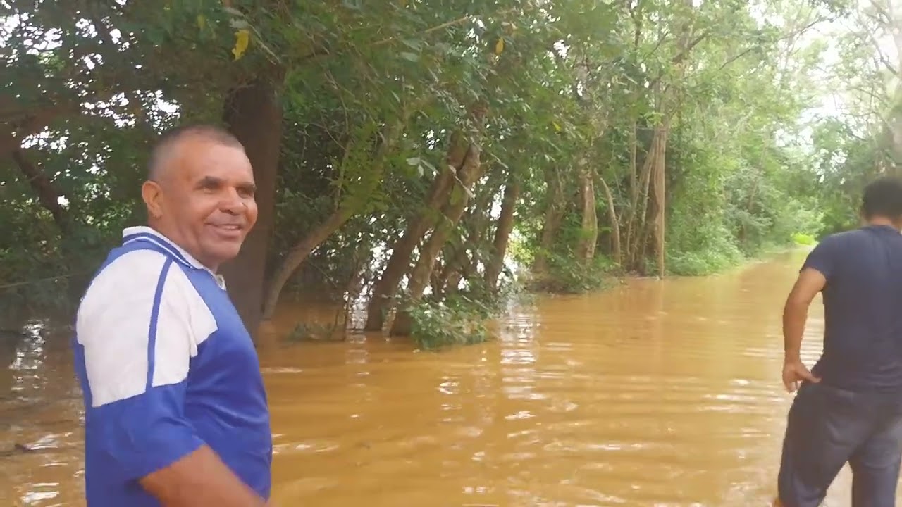 E oRio continua subindo