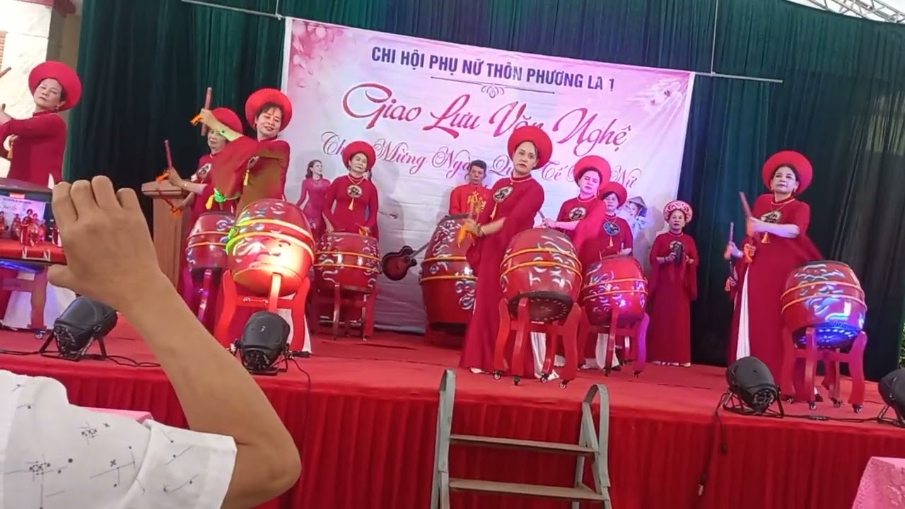 Trống hội CLB chèo chống