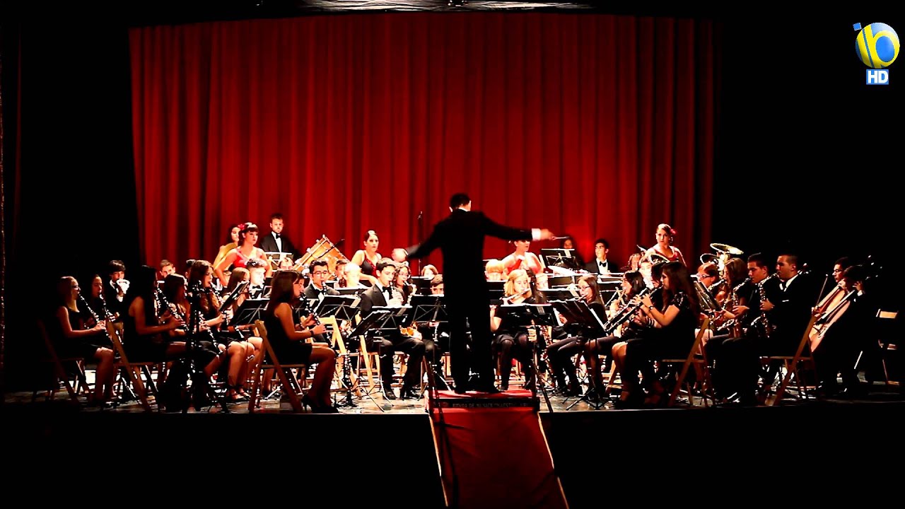 Ay Campanera - La Banda Maestro Lupi canta y baila