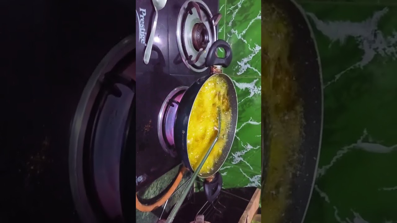 Aaj hai ghar ke Swad mein chane ki daal ke fare jinko daal ki kachori bhi kahate Hain 🌹🙏♥️