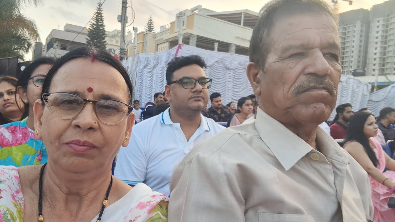 बच्चे के स्कूल फंक्शन से लेकर शाम की वॉक तक | Daily Vlog
