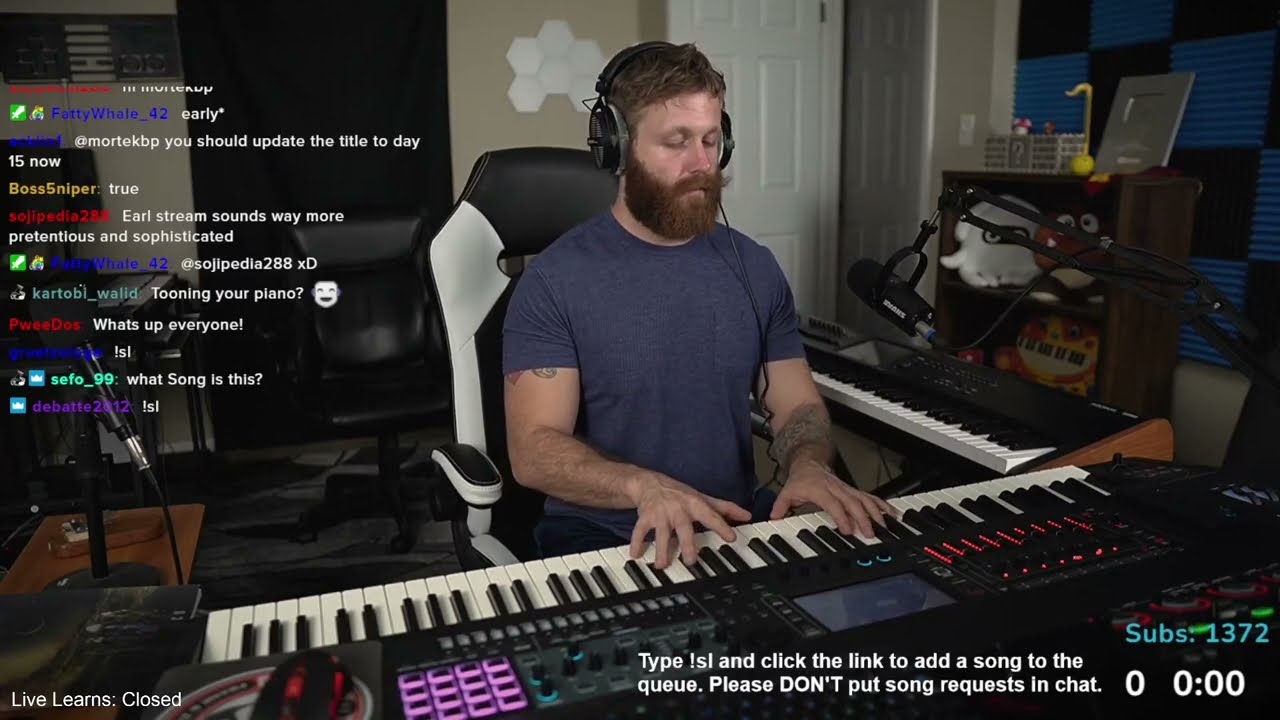 Pianist IMPROVISES on the Piano