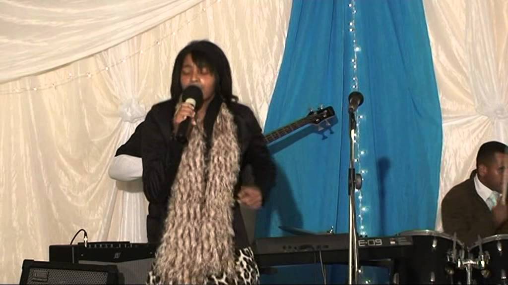 Pinkster - Charnell Hoogbaard : Vreemdeling/Noem my Marah