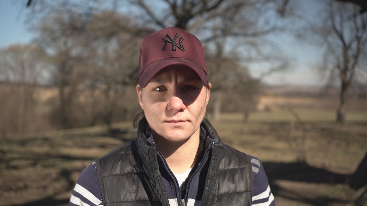 Kajos Vikt&oacute;ria &ndash; patkol&oacute;kov&aacute;cs    &bdquo;Nő vagyok, ez&eacute;rt sokkal finomabban tudok b&aacute;nni a lovakkal&rdquo;