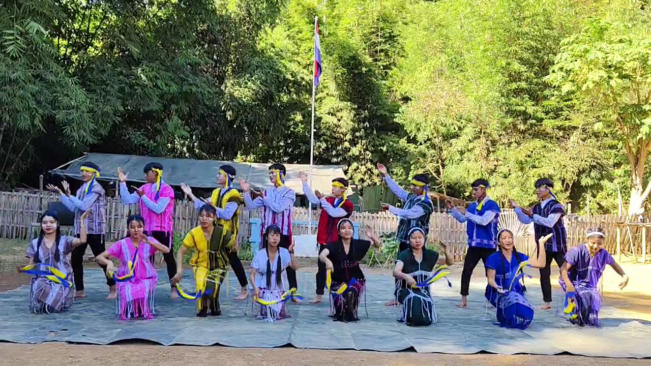 Karenni Students Karen National Dance. 