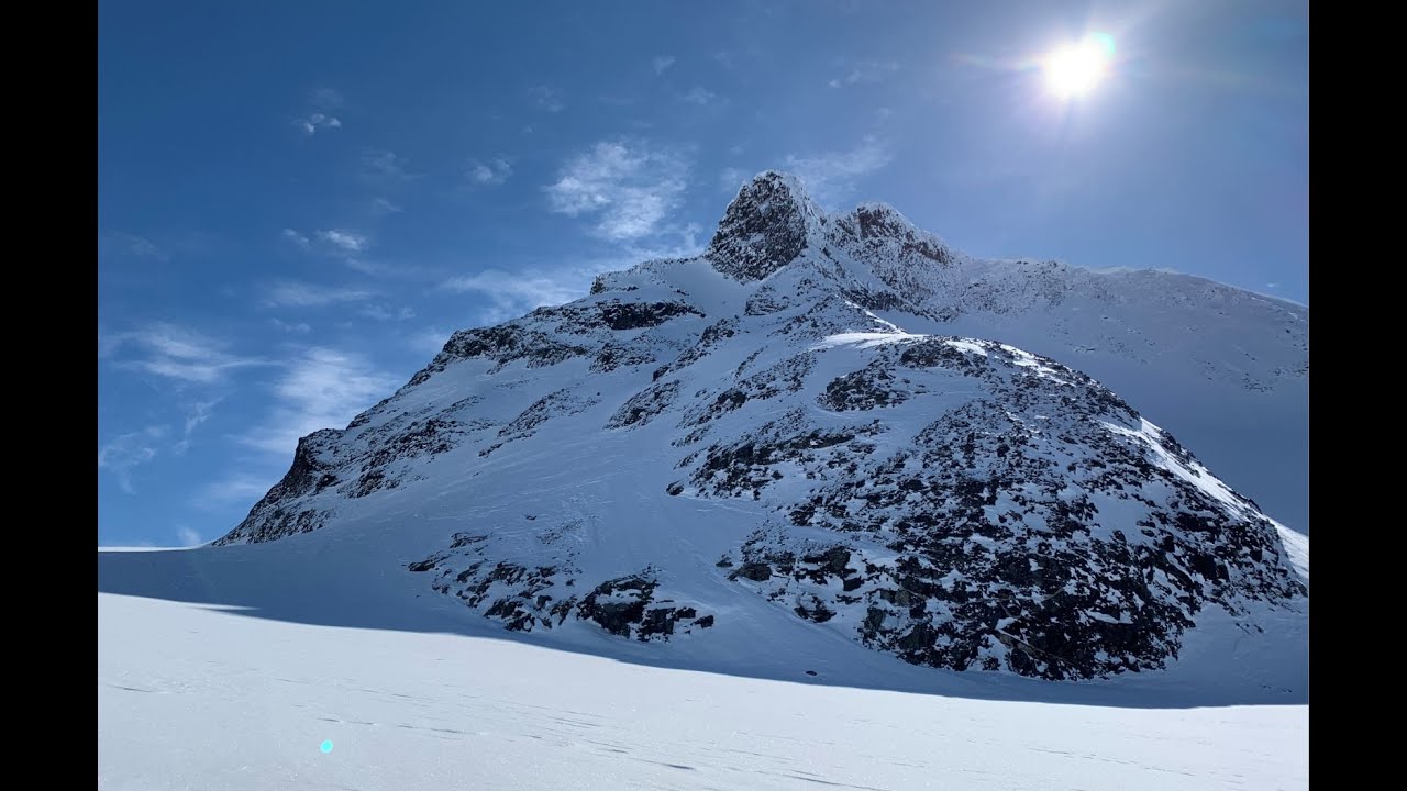 Topptur p&aring; ski: Vestre Tverrbottind (2113 m.o.h.)