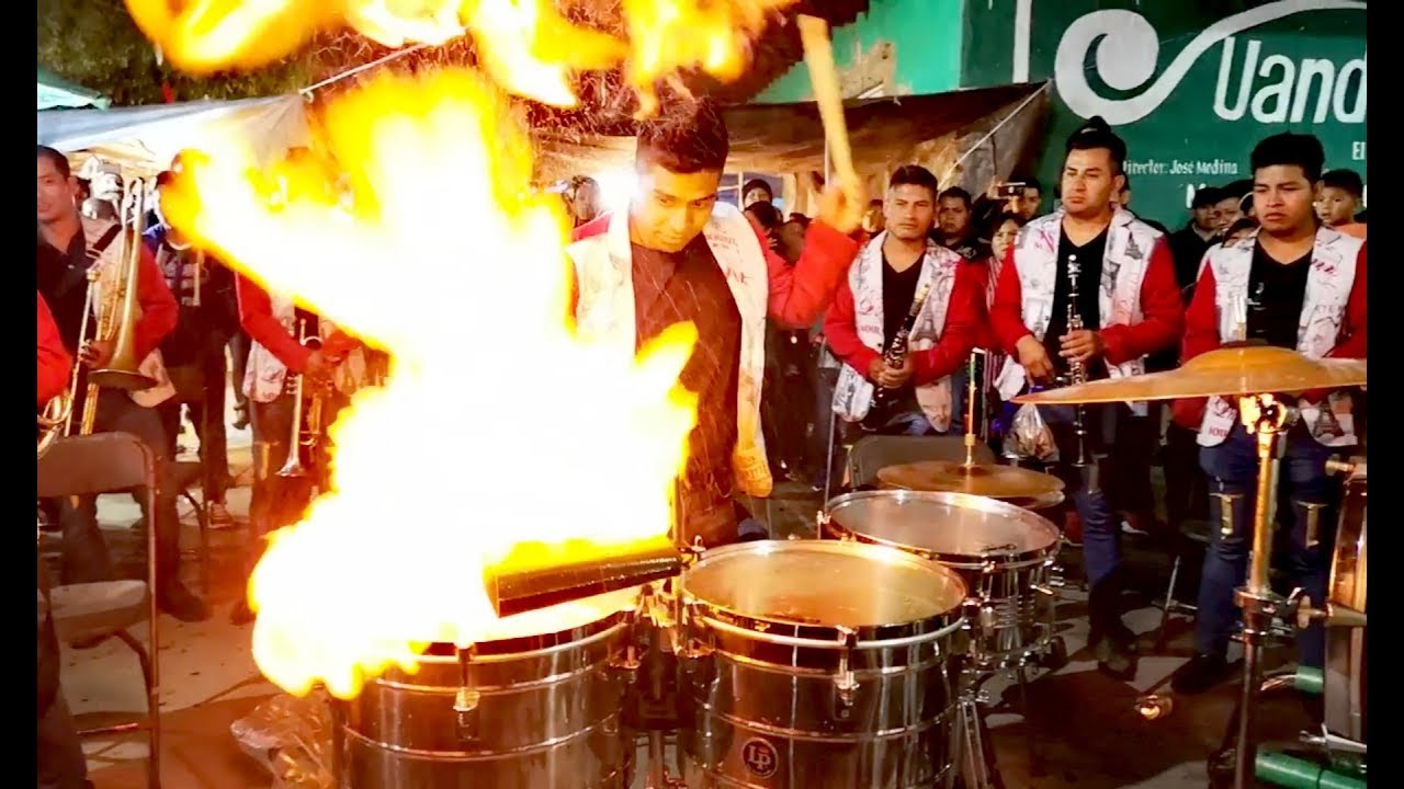 Banda Inolvidable Tierra de Tierras - Timbal de fuego con Javier Lara - Carapan Michoacan 2019