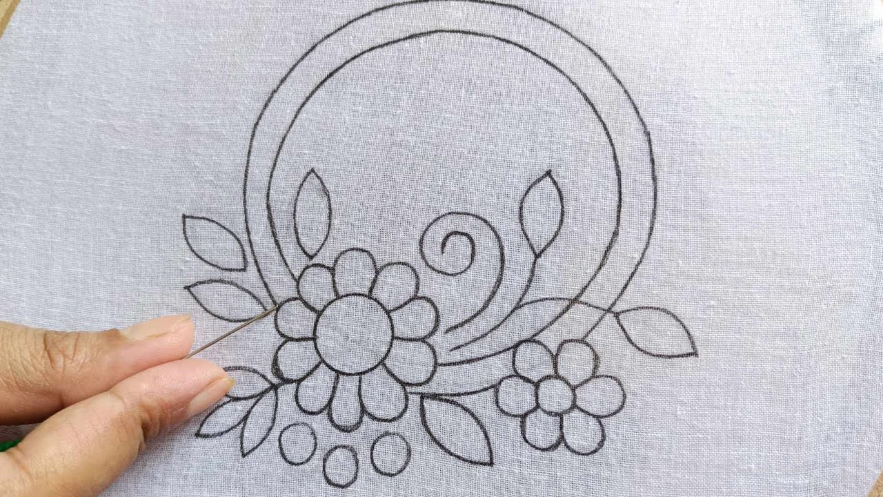 Hand Embroidery : Round Cushion Bedsheet Table Cloth Design // Funda De Cojín Bordado // कढ़ाई