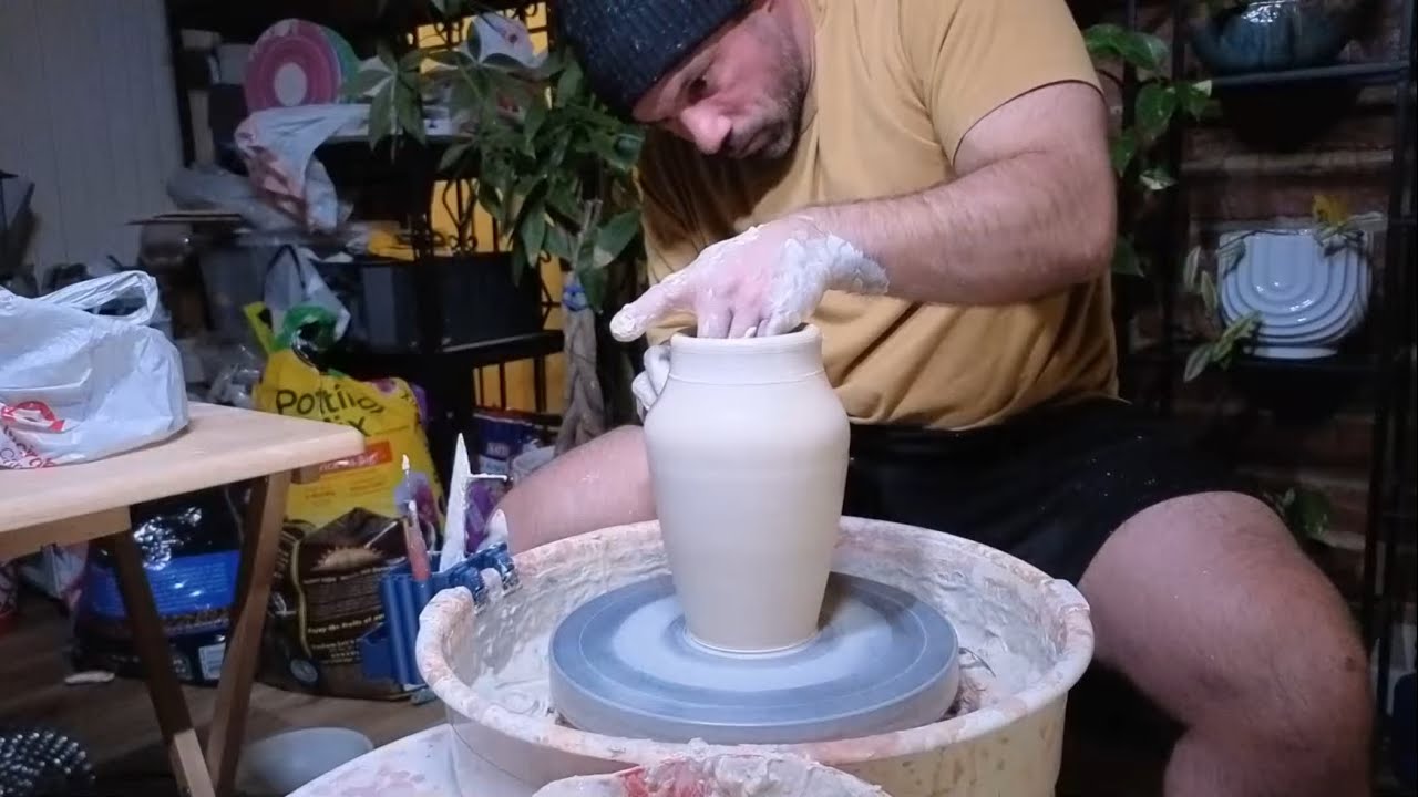 Satisfying Pottery: Throwing on the Wheel with Me 