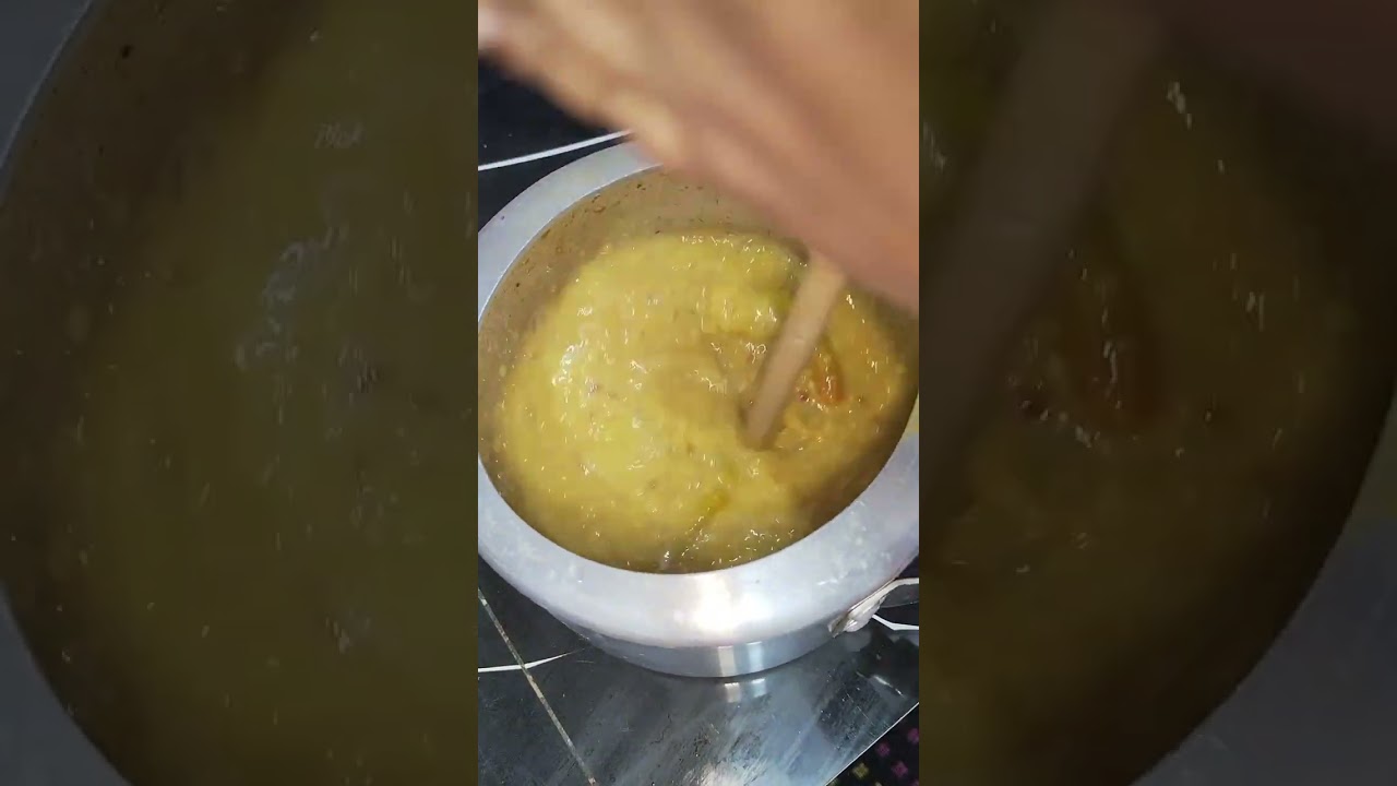 কুমড়ো বড়ির ডাল দেখে খেতে মন চায় মন যে হতে চাইছে রান্না করবো না
