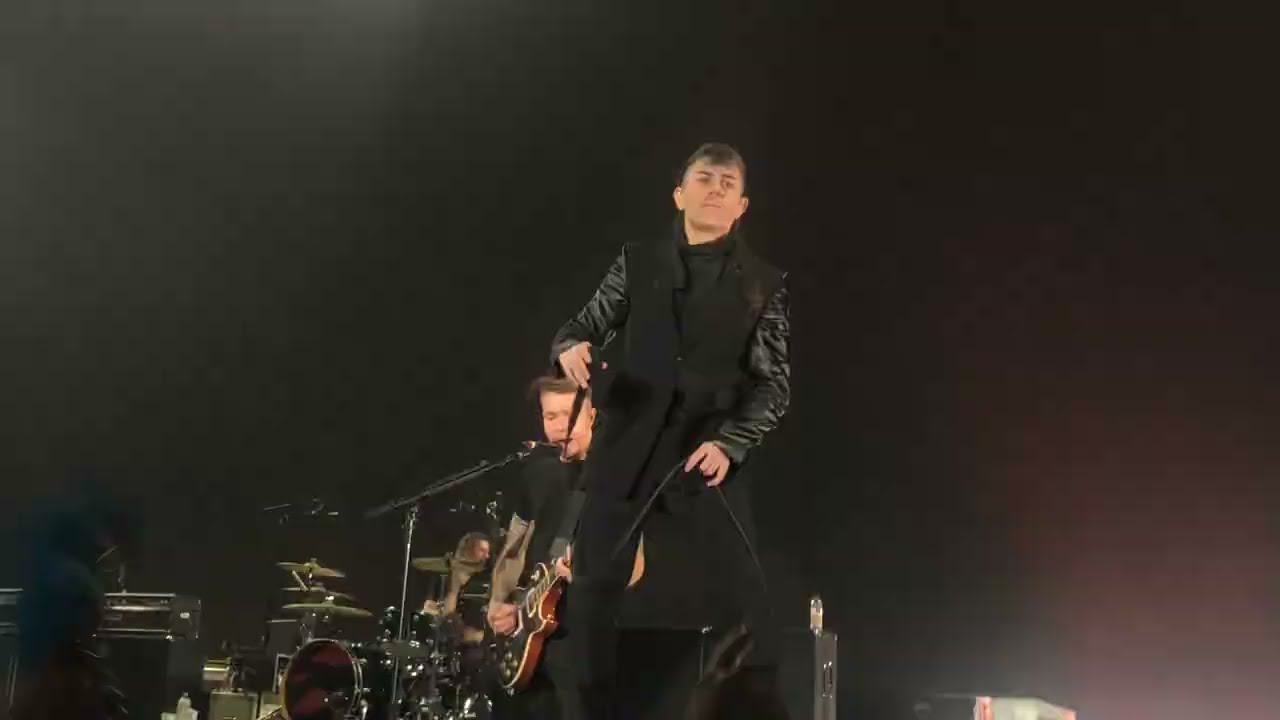 AFI Live - Sing The Sorrow 20th Anniversary Live at The Forum, Pit View (Los Angeles, 03/11/23)