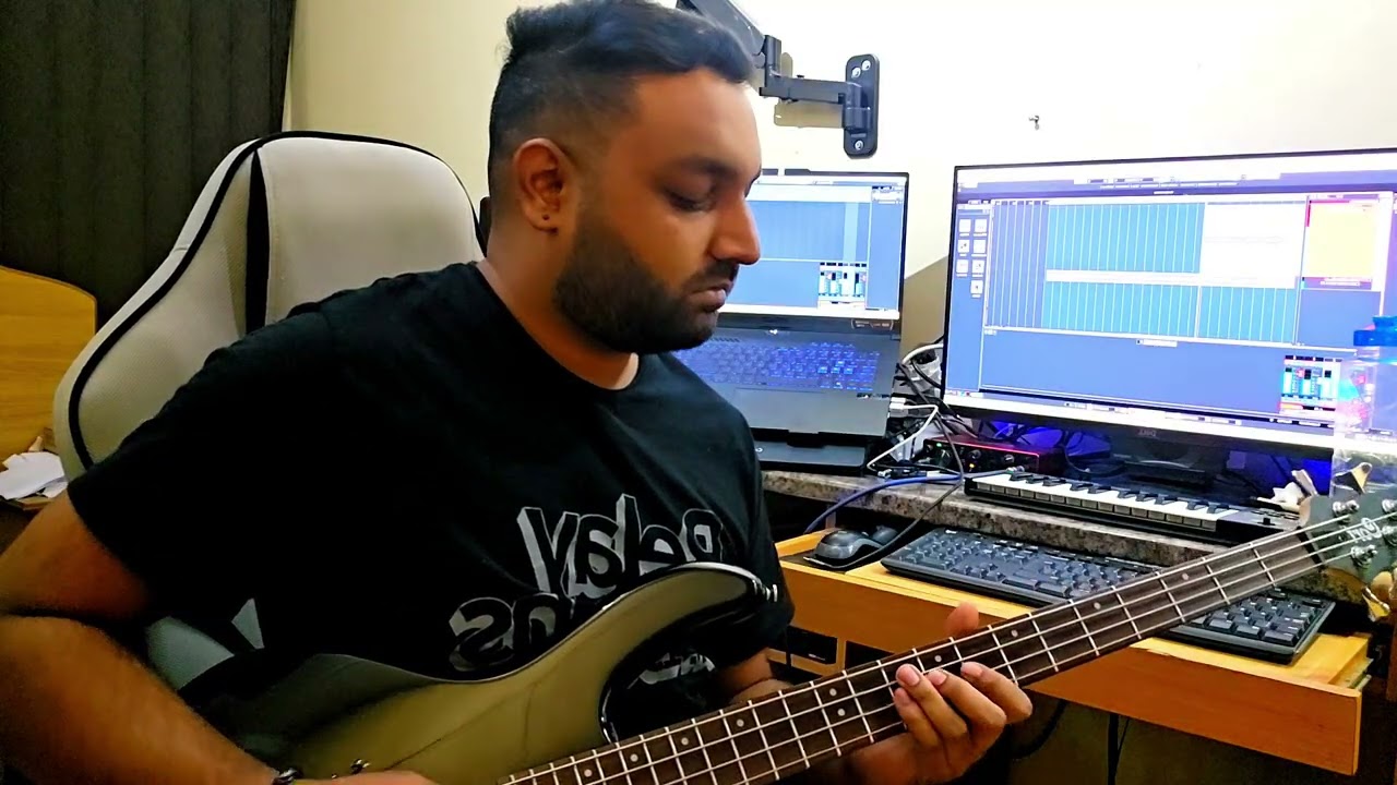 Yeh Mera Dil Yaar Ka Diwaana (Bass Cover) 