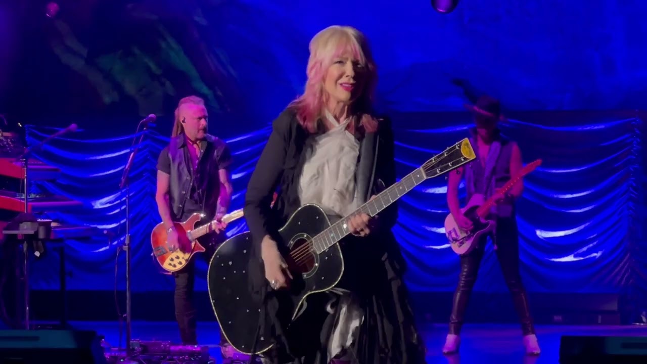Love Alive---Heart (August 19, 2025 at Red Rocks, CO.)