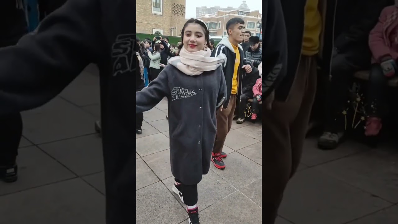Beautiful Uyghur woman, beautiful Xinjiang dance! 