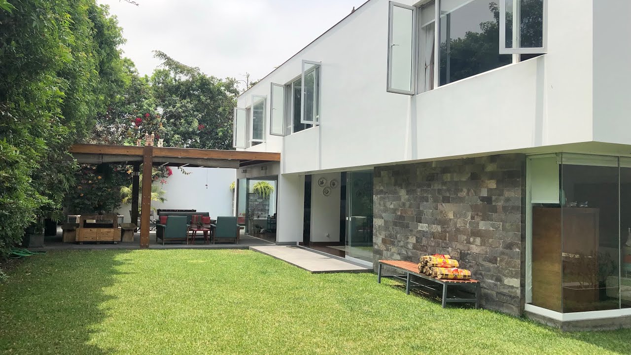 VENDIDA: casa con piscina, jardín y terraza con BBQ en condominio - Chacarilla