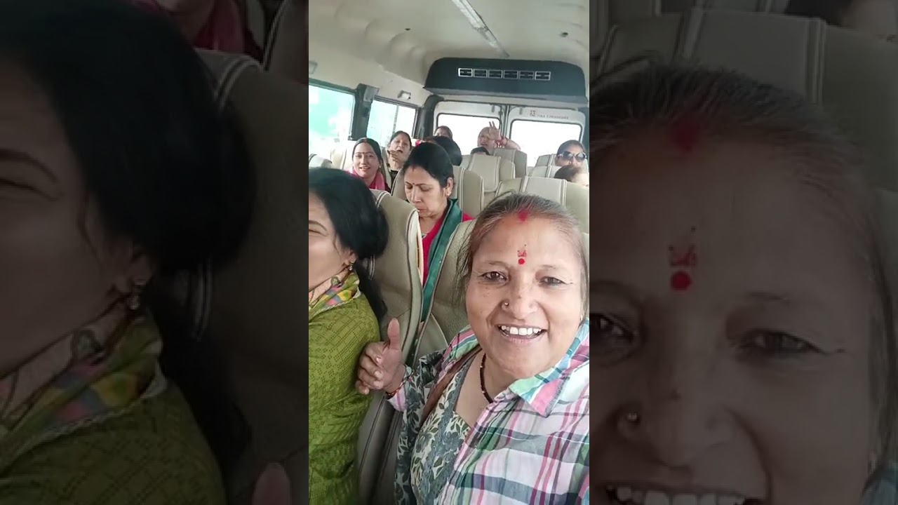 🙏 जय मां गंगे🌺🌺🌹🌹🌹 सभी मंडली की बहने इंजॉय करते हुए हरिद्वार गंगा नहानके लिए