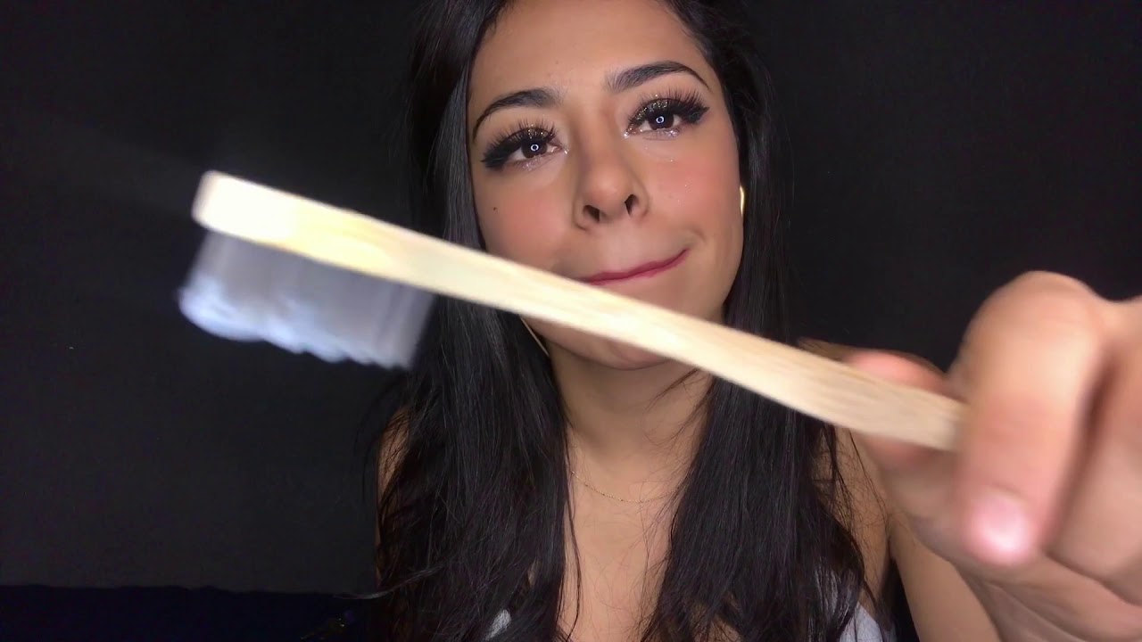 ASMR / ROLEPLAY TE CEPILLO LOS DIENTES /