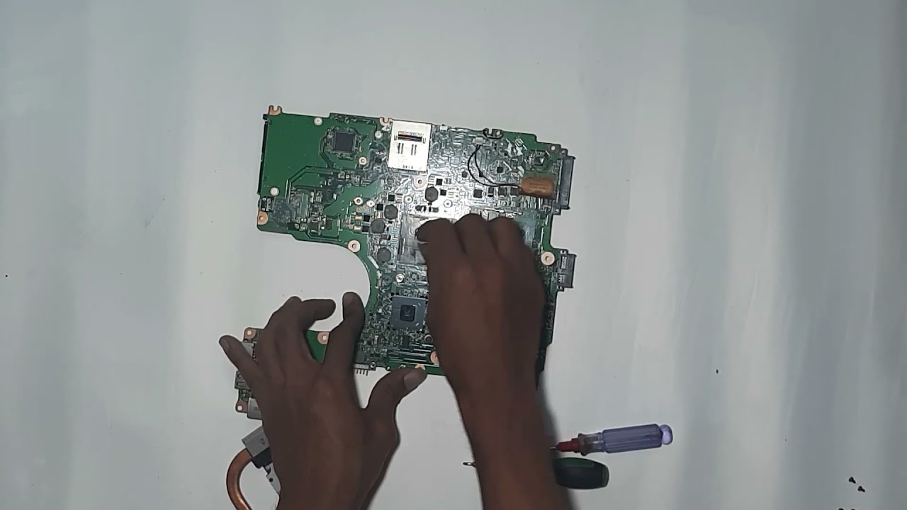 Teardown Toshiba Satellite S750 Pro / dynabook Satellite B551/C