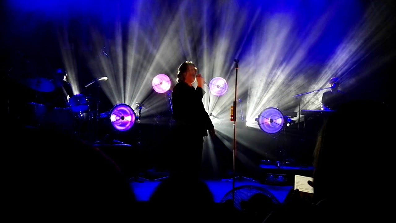Lewis Capaldi - Figure It Out // Live at O2 Shepherds Bush London 13th of November 2018