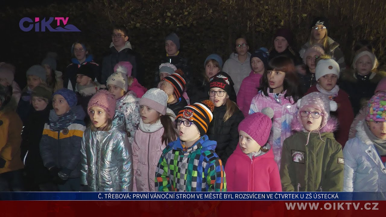 Česká Třebová: První vánoční strom ve městě byl rozsvícen ve čtvrtek u ZŠ Ústecká