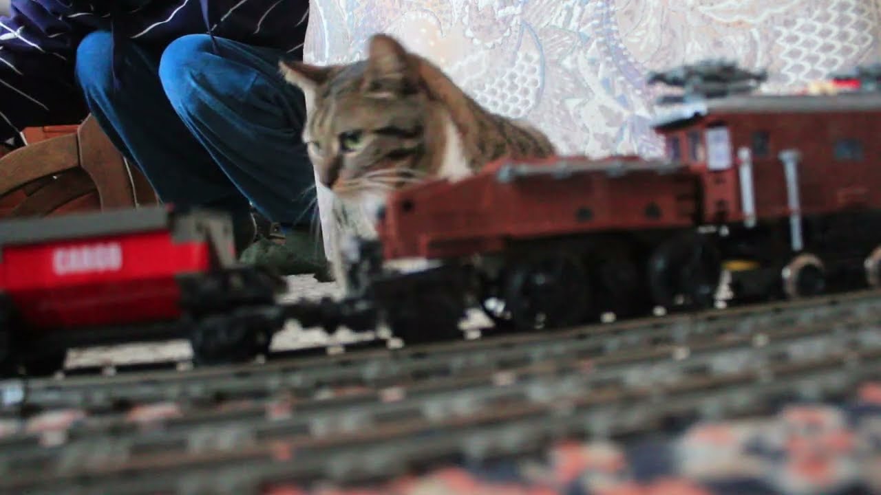 Fahrdienstleiterin Scholli und Trinchen lernen die Lego 9V Eisenbahn kennen!