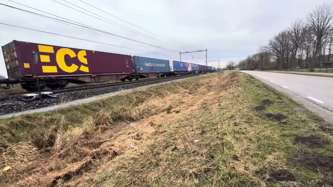 BLS Cargo Vectron BR475 402-4 + Goedertrein Rijd Door Horst-Sevenum Spoorweg 22 Februari 2025