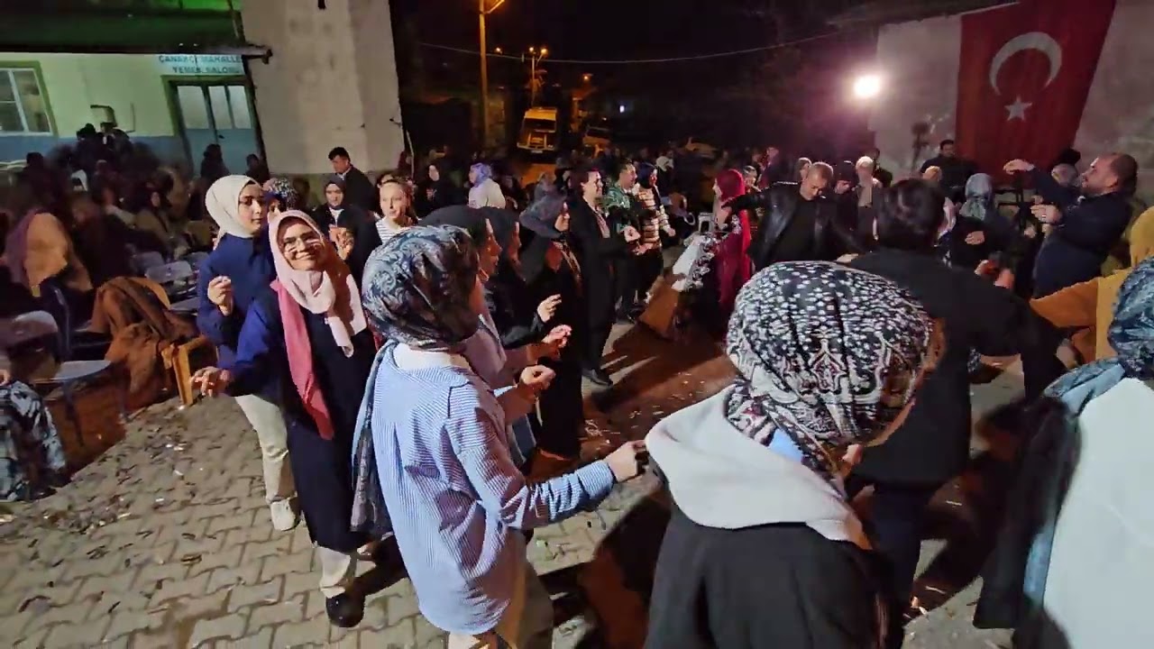 DEMİRCİ'nin ÇANAKÇI KÖYÜNDE MERVE RECEP DURAK ÇİFTİNİN KINA TÖRENİNDEN GÖRÜNTÜLER 03-04-2025