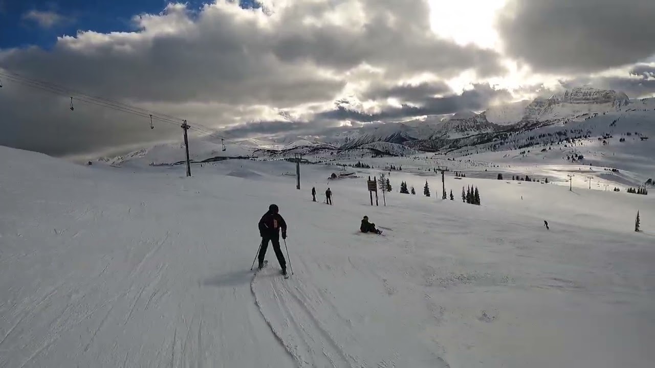 Jen and Ian shred a run at Sunshine Village