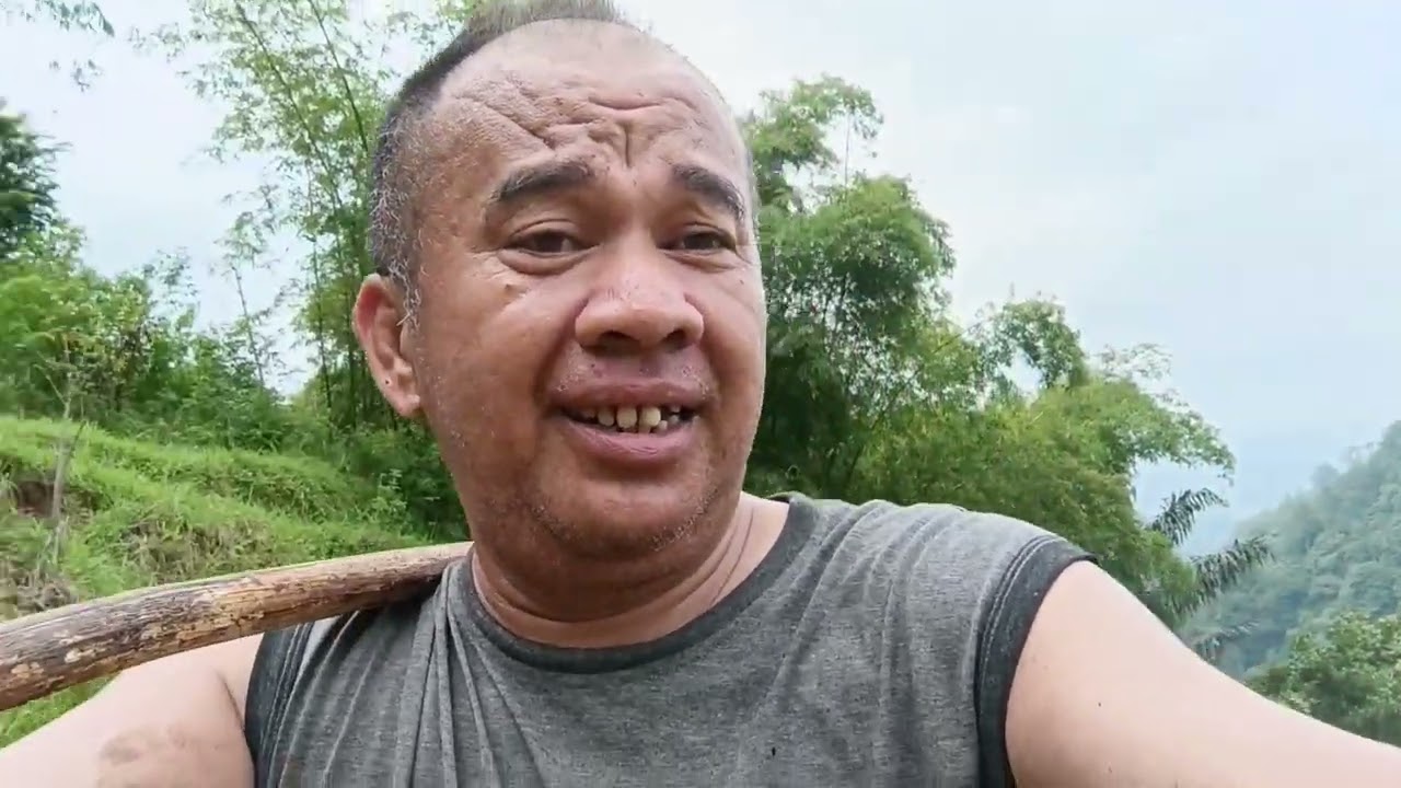 Terbayar sudah rasa haus dan lapar oleh kelapa muda