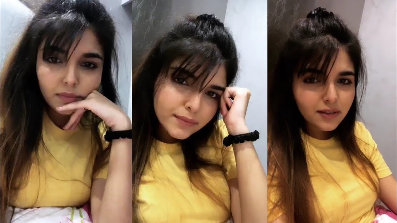 Ashi Khanna I Live Instagram   (12)