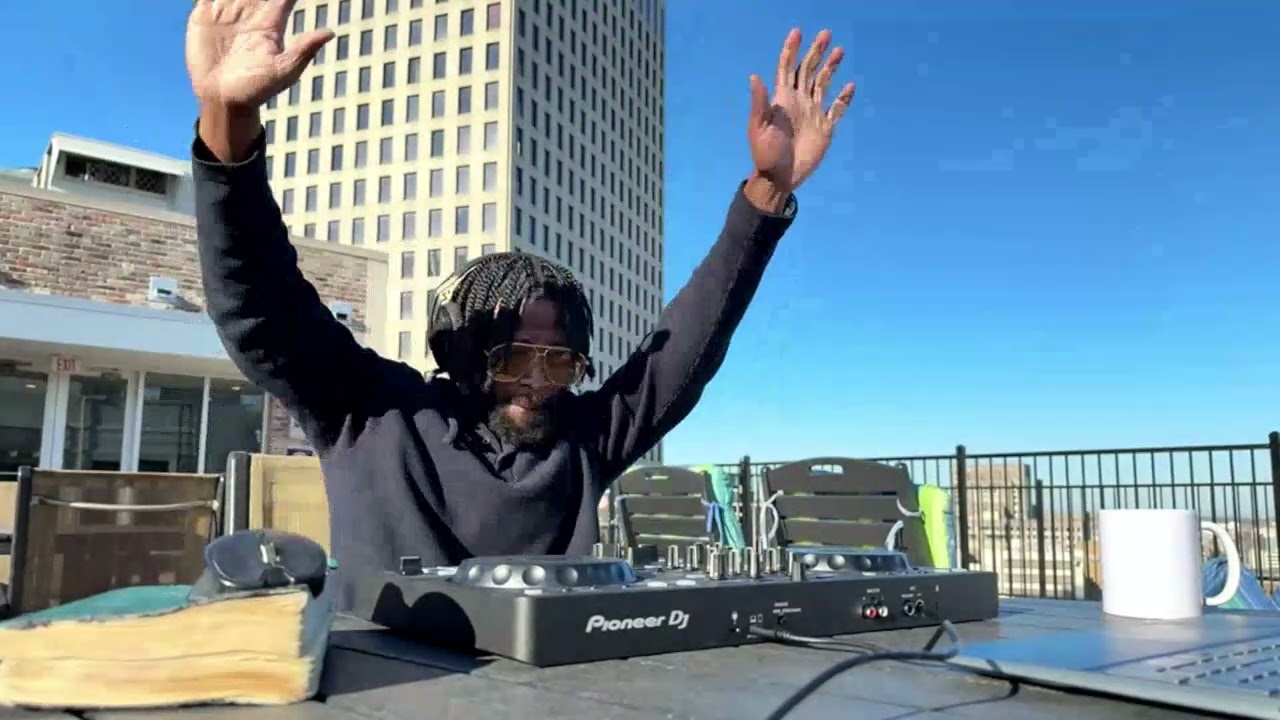 Live from LA random playlist mix | Beginner DJ messing around with FLX4
