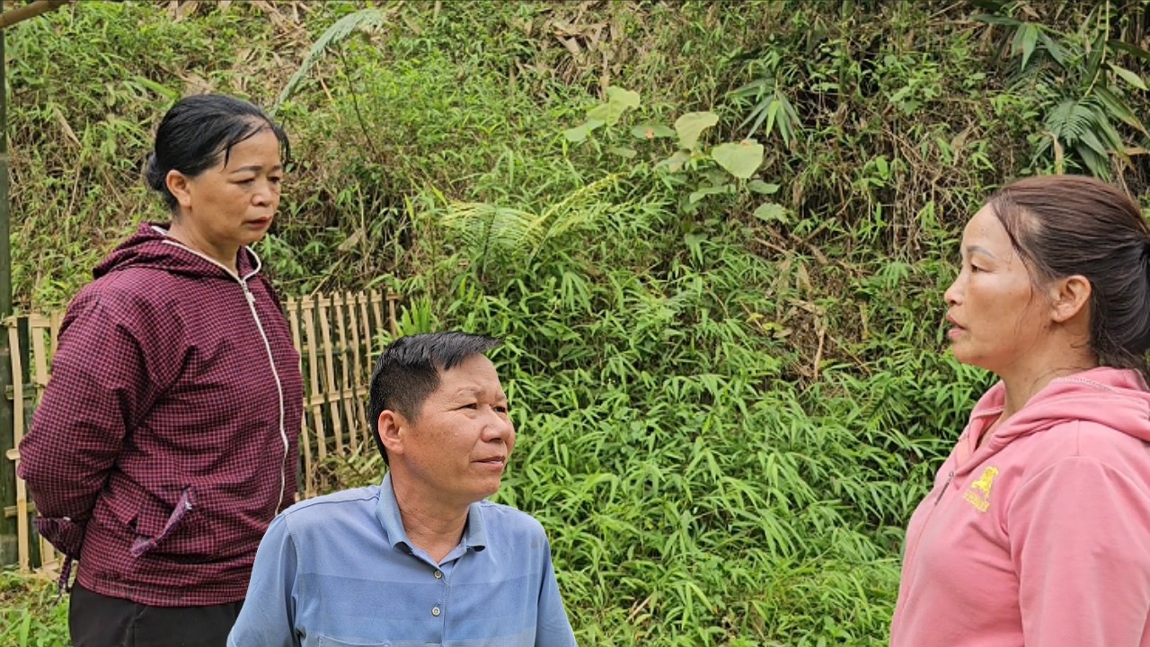 Mr. Ha's wife was very angry when the woman appeared in front of her house