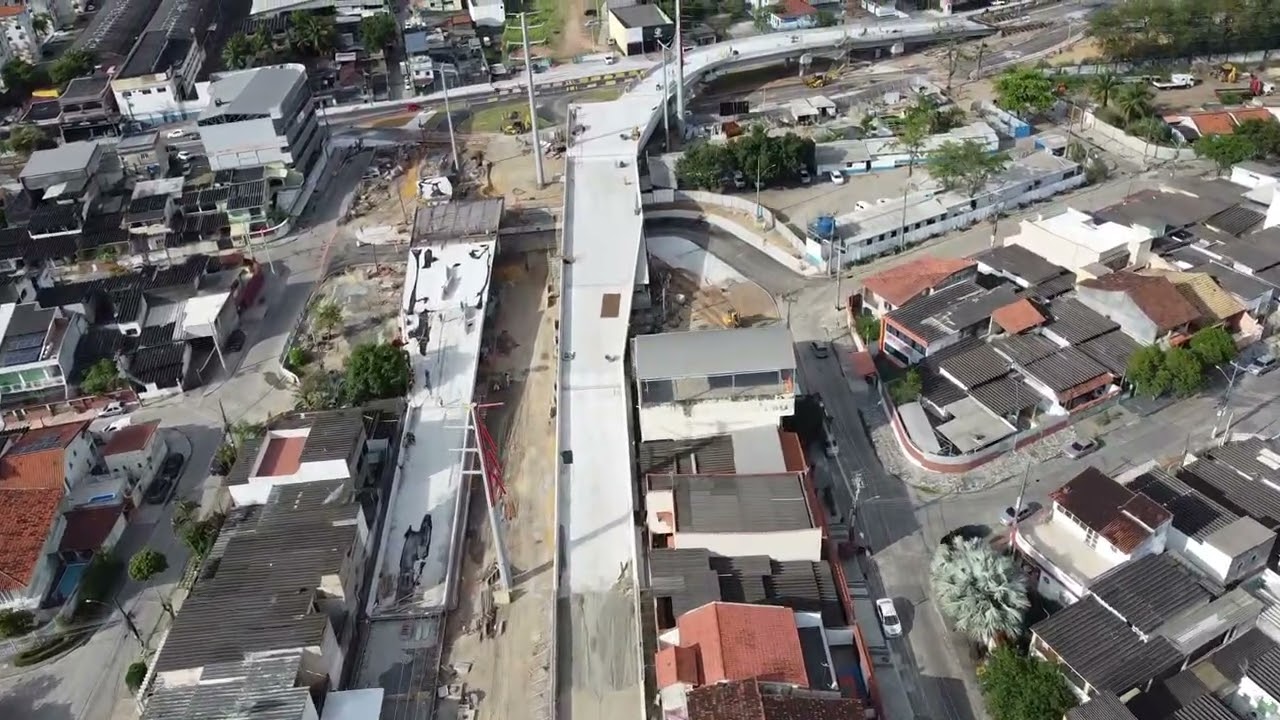 Atualização das obras do viaduto da estrada da posse e torres de linhas elétricas da saída do túnel 