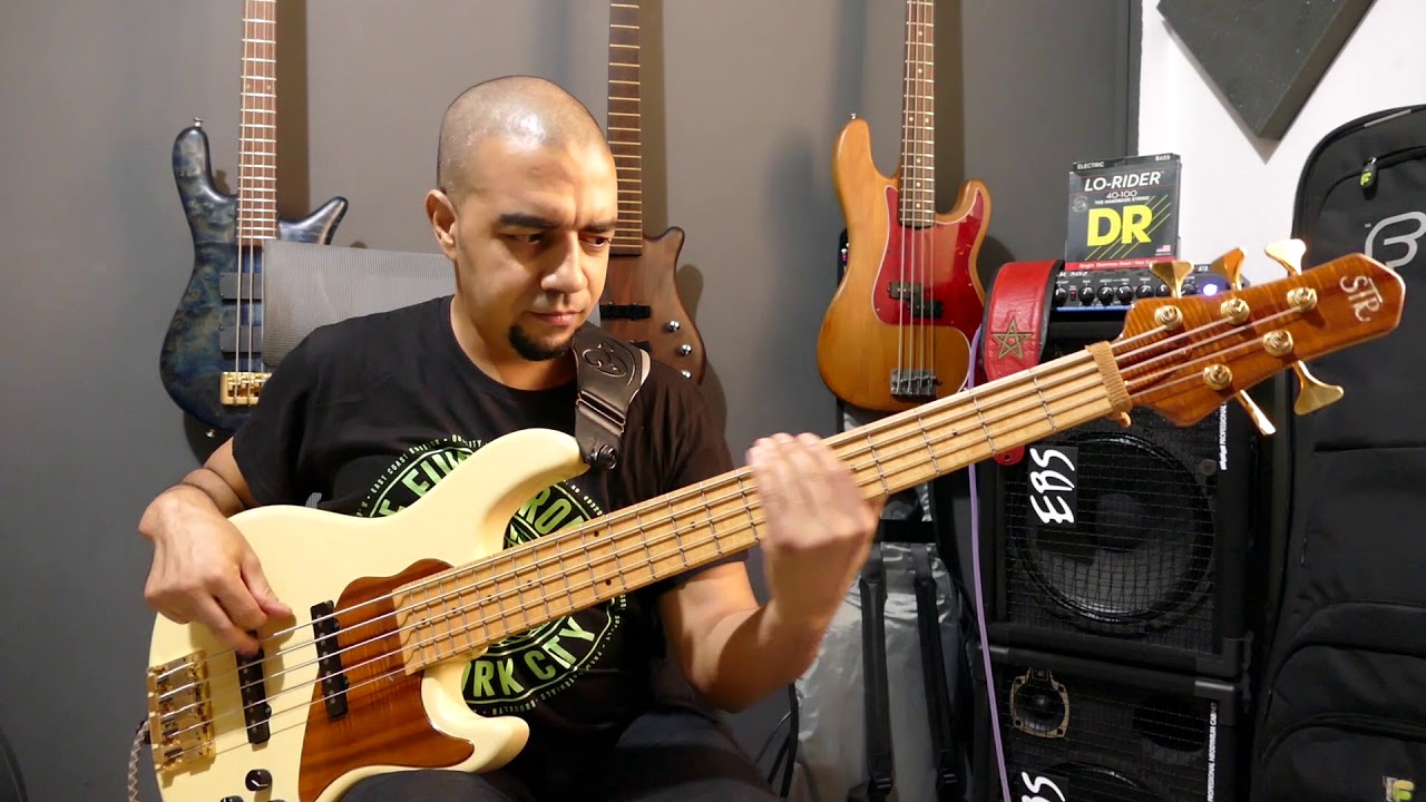 STR Bass Made in Japan