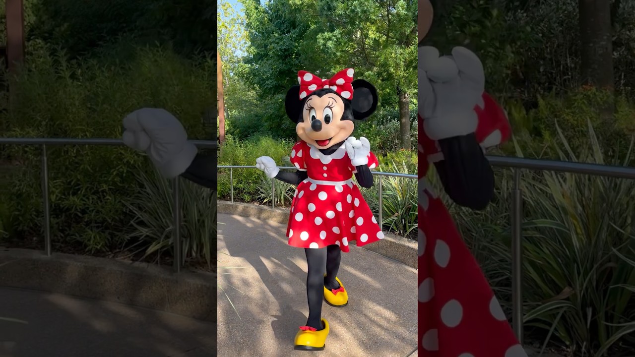 Minnie Mouse #wdw #epcot #disneyworld