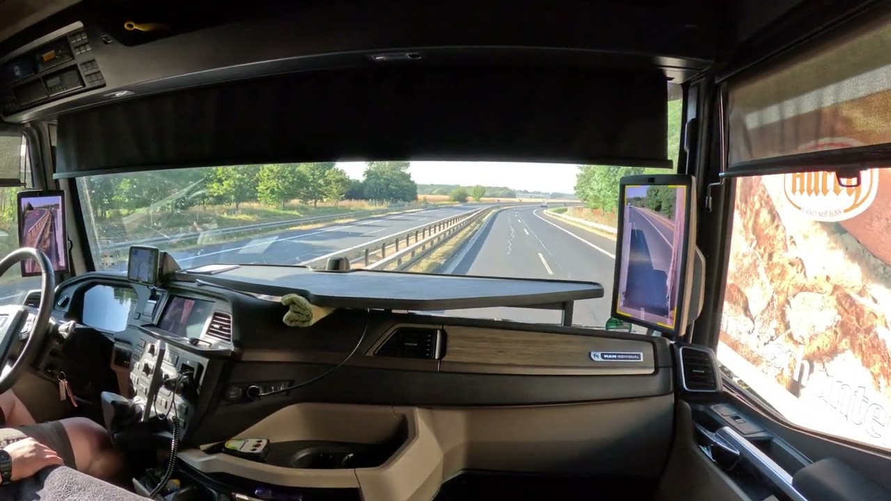 MAN TGX 18.580 D38 driving (3) #berlin