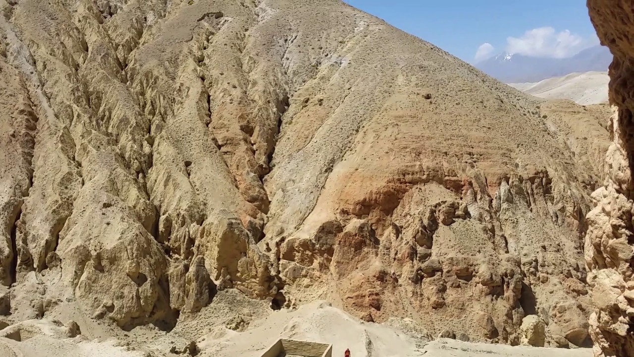 Chhoser Cave Day Trek Lomanthang | John Cave Day Hike Upper Mustang