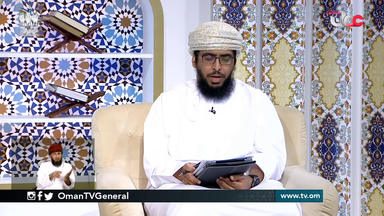 في قوله {رسولا يتلو عليكم آيات الله مبينات .. } كيف يخرجهم وهم مؤمنون في الأصل ؟