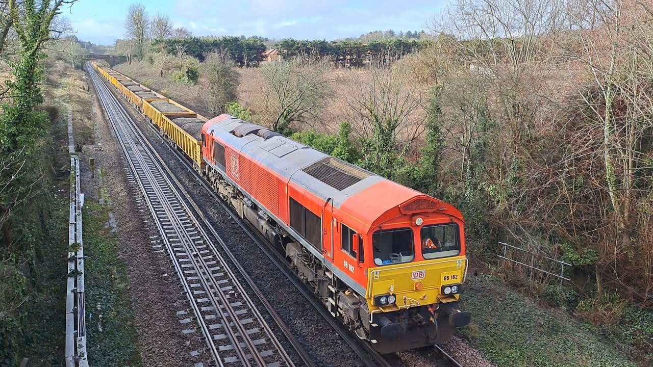Trains At Mill Lane Bridge, Bedhampton. 01-02-2026.