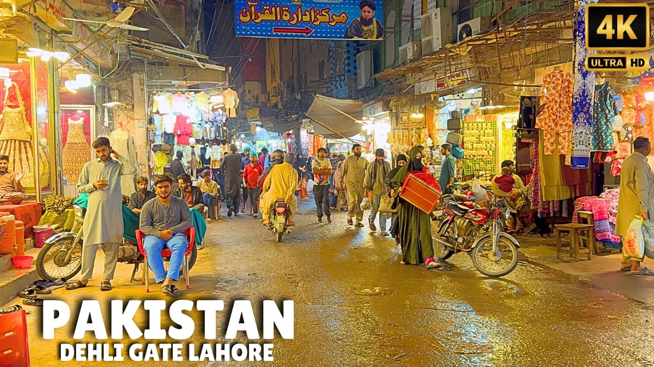 🇵🇰 4K Night Walking Tour of Delhi Gate Bazar Lahore | Wazir Mosque & Streets
