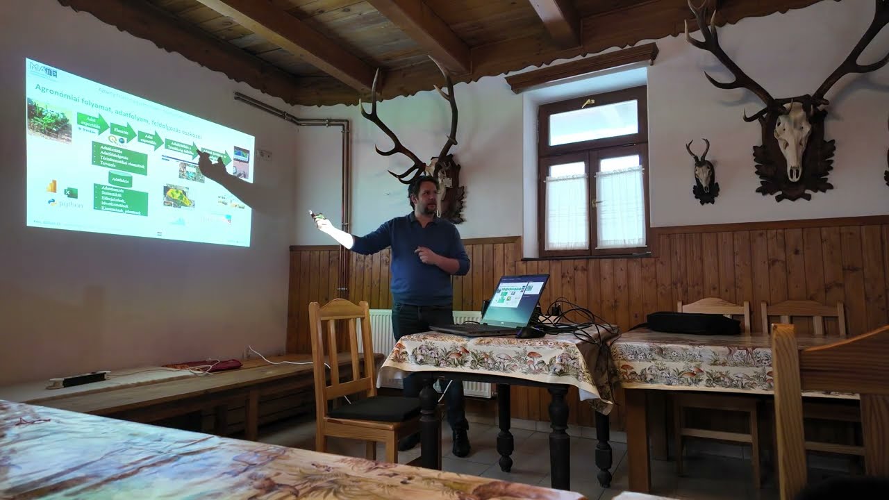 Tarcsi Ádám, a Data-EDIH szakmai vezetője tartott hasznos előadást az agráradatok hasznosításról