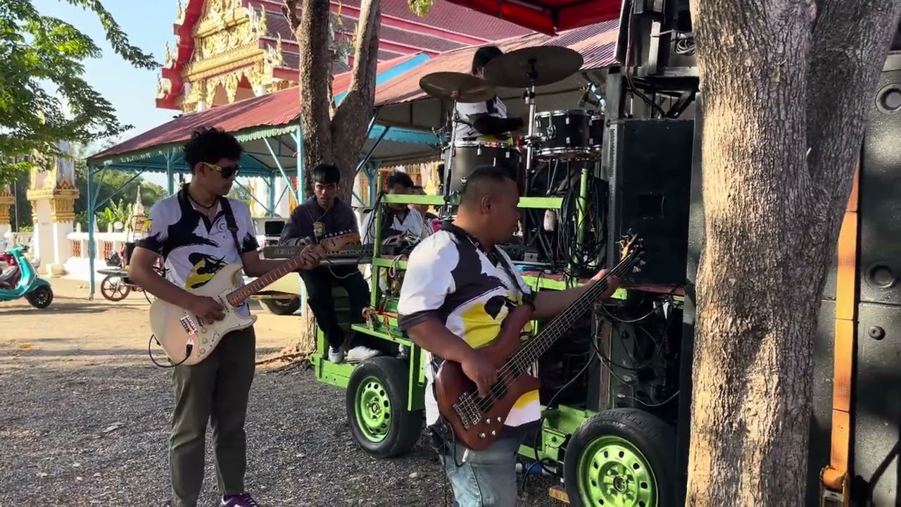 กริบบผมนาคส่งเพลงเสียงหวานๆๆของน้ิองนุ้น NPBANDลพบุรี กันสักนิด   ให้แม่นาคได้ชื่นใจสักนิด  🤣🤣🤣🤣